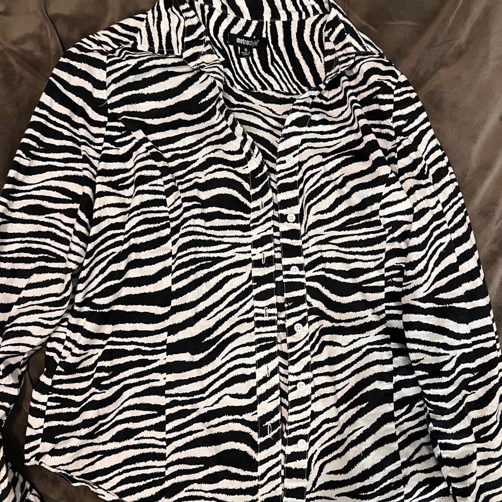 Metrostyle Black and White Animal Print Blouse